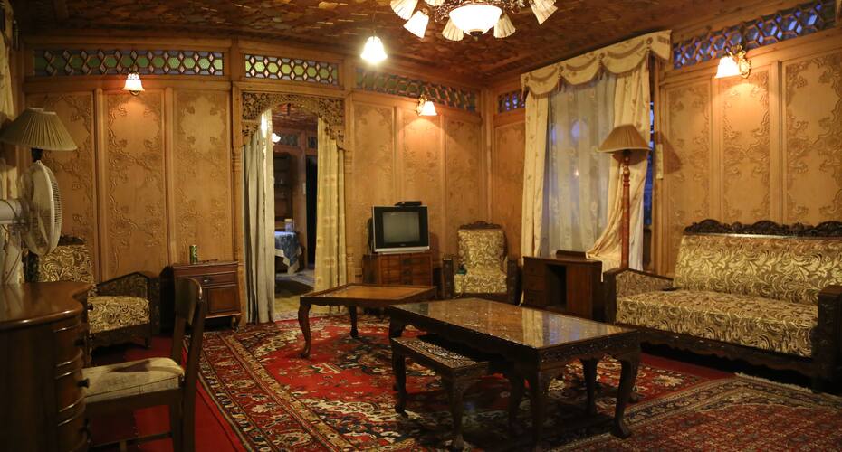Khar Palace Houseboat, Srinagar 5